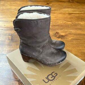 UGG W Lynnea Ankle Fur Suede Boots - Sz 7